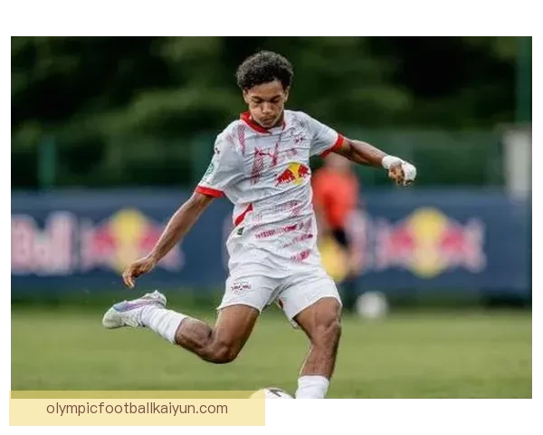 欧洲U19锦标赛新星表现稳健，备受关注引发各大球队青睐