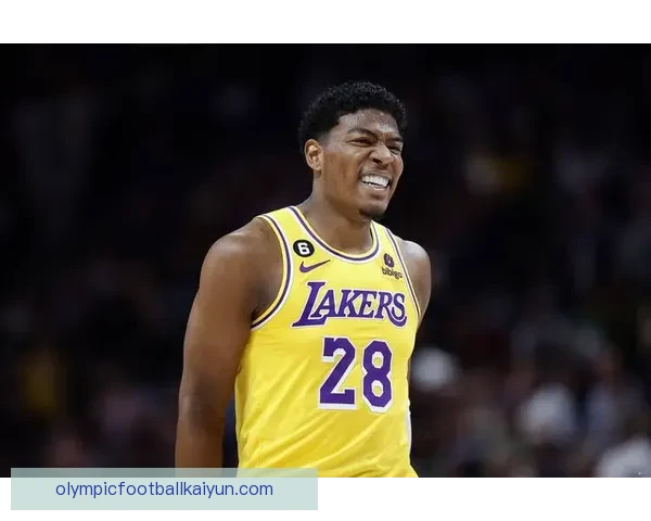 戴维斯防守站位表现稳健，近期比赛拦截效率持续提升